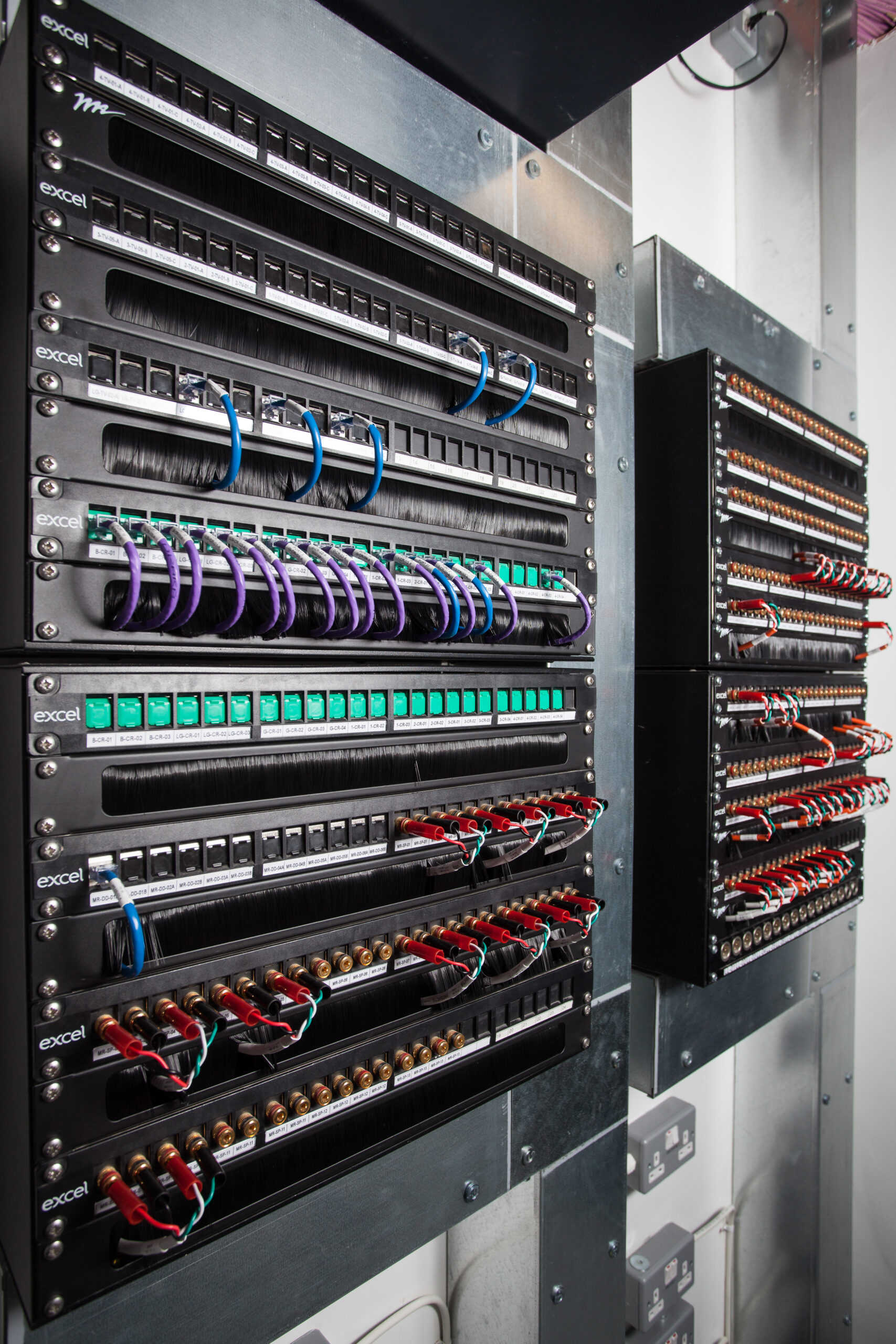 Home cinema wiring system Home cinema system for home automation London project