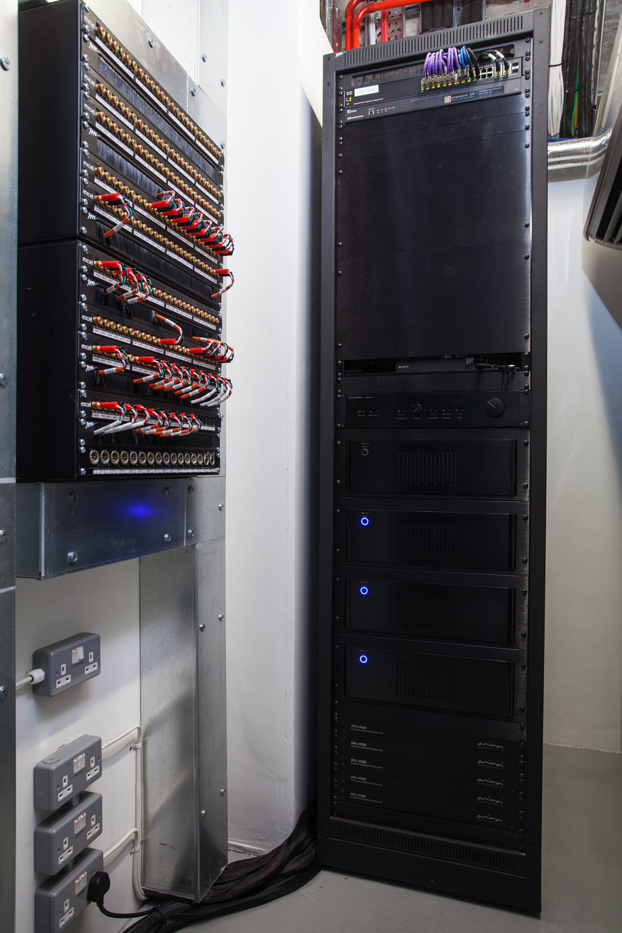 Câblage dans Town House, Central London