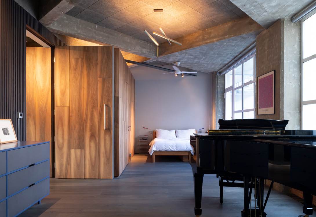 Lighting automation control system in bedroom